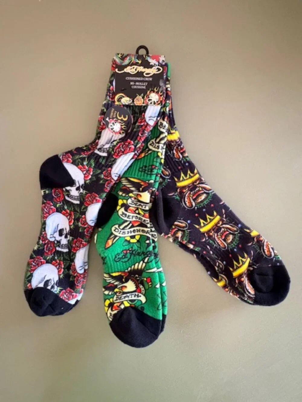 ED HARDY Tattoo Print Fashion Cushioned Crew Socks 3 Pairs Mens 6-12 Womens 8-12